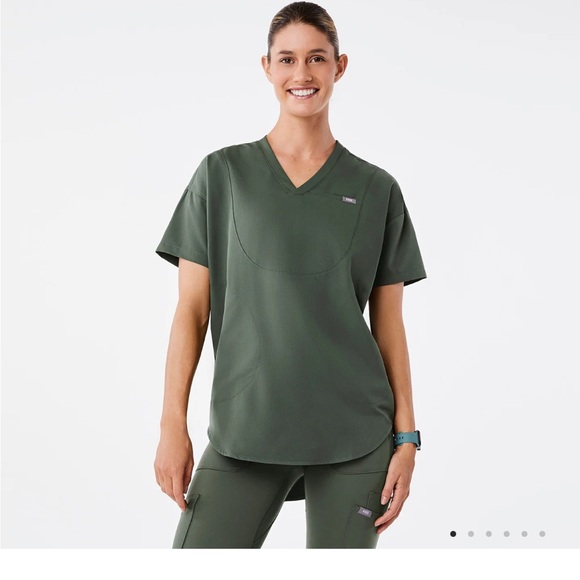 FIGS Halle Shortsleeve V-Neck Tunic - Picture 4 of 6